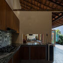 12 - Hong Ngu House / H.a Architects: Ng&ocirc;i nh&agrave; truyền thống bằng gỗ m&aacute;i ng&oacute;i ấn tượng