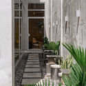 20210527   Ksoul   Yama 08 - AMA Coffee Shop: Qu&aacute;n cafe sử dụng m&agrave;u x&aacute;m v&agrave; m&agrave;u v&agrave;ng thể hiện sự đ&ocirc; thị ho&aacute;