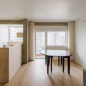 Apartamento Alfornelos / Miguel Marcelino - Fotografia de Interiores, Sala de Jantar, Mesa, Cadeira, Janela