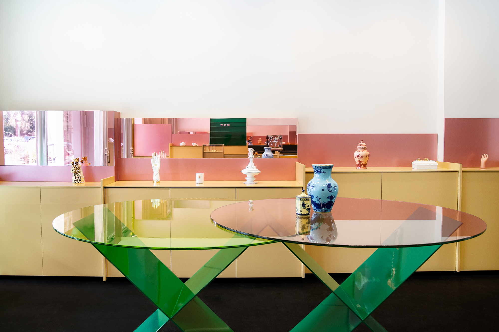 Gallery of MDC Next Door Store / Gonzalez Haase Architects 9