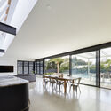 152439 - GER / Residence / Ply Architecture: Nh&agrave; kết cấu khung th&eacute;p tho&aacute;ng m&aacute;t hiện đại