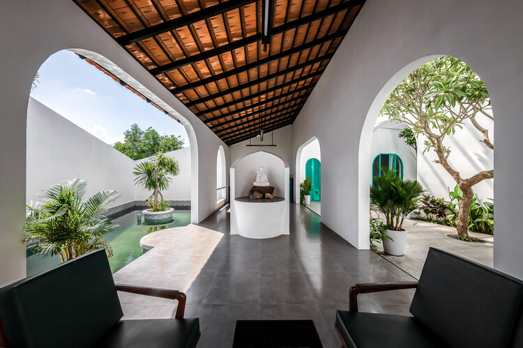 Casa Phú Yên / Story Architecture - Fotografía interior, Sillas