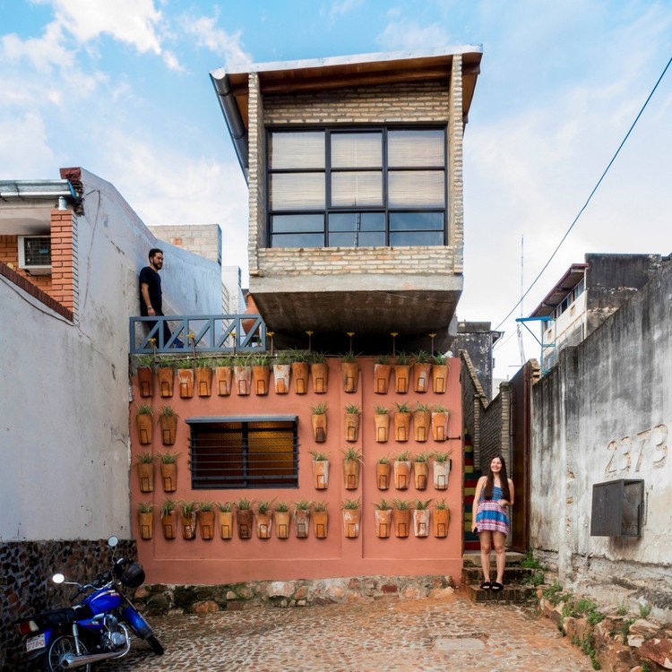 20 Casas de tijolos, 20 anos de arquitetura contemporânea no Paraguai - Imagem 34 de 61