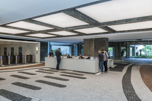 Renovação do Térreo do Condomínio São Luiz / Perkins&Will - Fotografia de Exterior