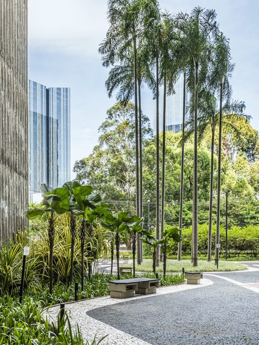 Renovação do Térreo do Condomínio São Luiz / Perkins&Will - Fotografia de Exterior