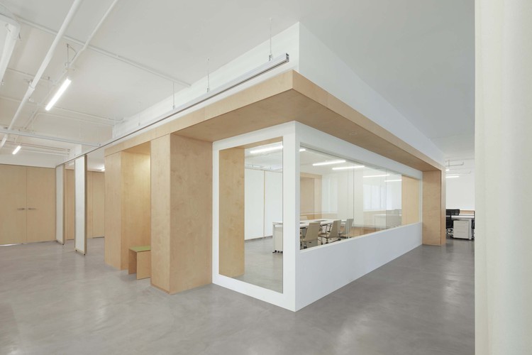 Short Sentence Office / Woodo Studio - Interior Photography, Beam