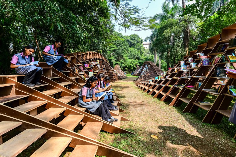 BookWorm Pavilion / Nudes - Exterior Photography, Forest, Garden