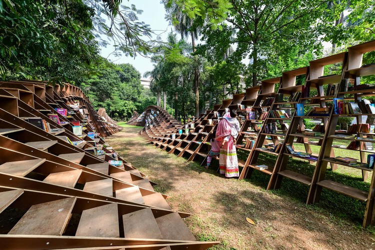 BookWorm Pavilion / Nudes - Exterior Photography, Garden