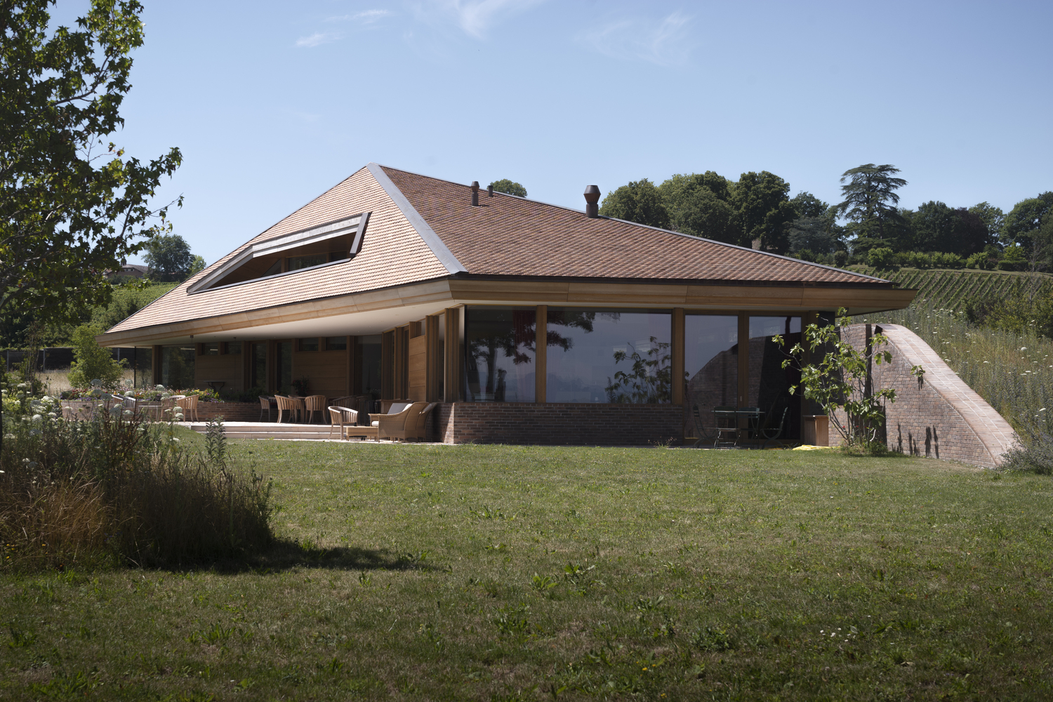 8-FdMP_Architectes-House_by_the_Lake-Vau