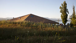 第五立面中的光影空间，湖畔住宅 / FdMP Architectes