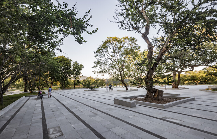 Parque Natural Huentitán / SPRB Arquitectos - Fotografia de Exterior