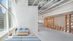 林中空地复合书店 / HAS design and research