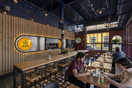 Restaurante atom burger / LVS-Architecture Restaurante atom burger / LVS-Architecture - Fotografia de Interiores, Cadeira