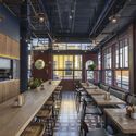 Restaurante atom burger / LVS-Architecture - Fotografia de Interiores, Interiores De Restaurantes E Bares, Cadeira