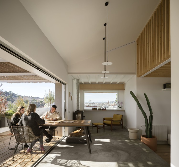 Reforma de um ático em Montjuic / Octave Petit + Marc Mazeres - Mais Imagens