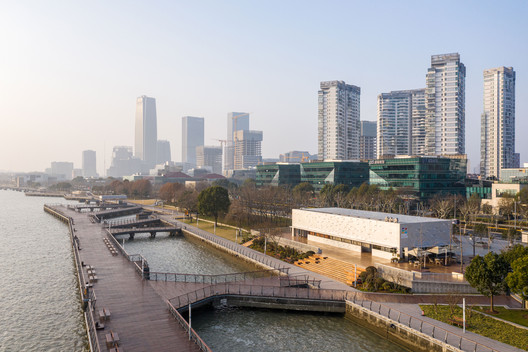 Edifício de Espaço Público Aberto do Distrito de Xuhui em Xangai – Edifício C / TM Studio - Fotografia de Exterior