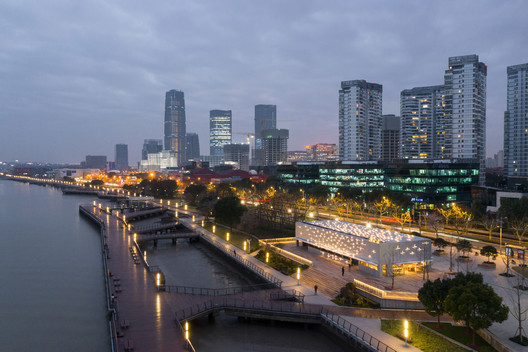 Edifício de Espaço Público Aberto do Distrito de Xuhui em Xangai – Edifício C / TM Studio - Fotografia de Exterior