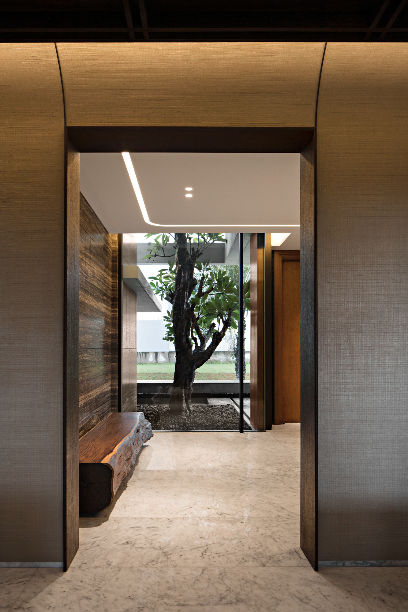 Gallery of FW House / Licht Studio - 11