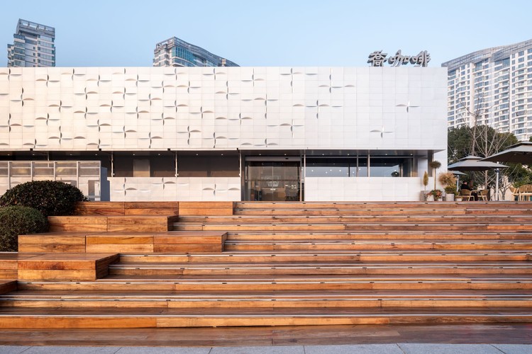 Edifício de Espaço Público Aberto do Distrito de Xuhui em Xangai – Edifício C / TM Studio - Fotografia de Exterior, Tijolo, Fachada