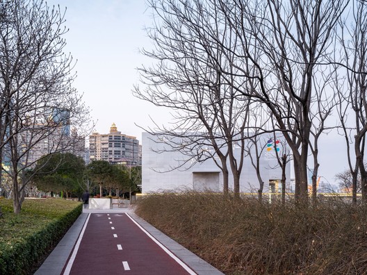 Edifício de Espaço Público Aberto do Distrito de Xuhui em Xangai – Edifício C / TM Studio - Fotografia de Exterior