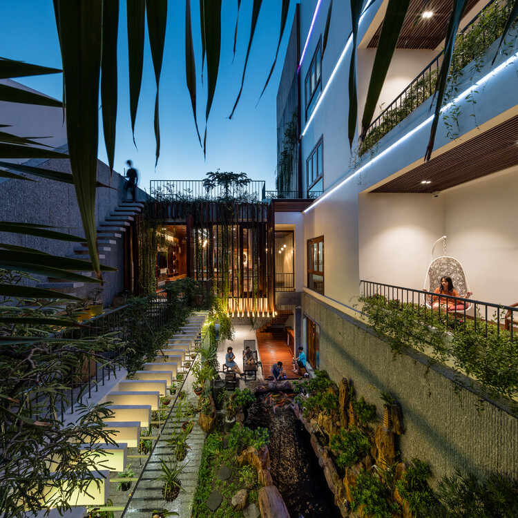 Roof Gardens / Ladesignstudio - Exterior Photography, Facade