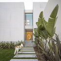 Casa Estoril RM / João Tiago Aguiar Arquitectos - Fotografia de Exterior, Casas, Jardim, Escada, Fachada