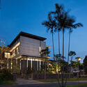 front facade night - C&ocirc;ng tr&igrave;nh biệt thự 2 tầng hiện đại đẹp c&oacute; hồ bơi nằm vị tr&iacute; l&ocirc; g&oacute;c