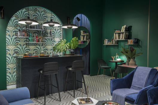 Wallpaper: From Rococo Palaces to Industrial Lofts Wallpaper: From Rococo Palaces to Industrial Lofts - Image 15 of 16