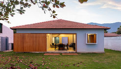 Moon House / Prumo projetos