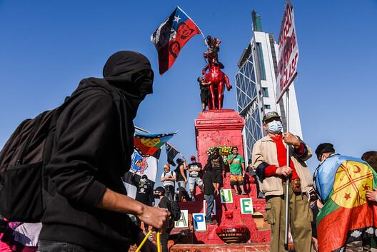 Statues in flames: how are we building memory in our cities? Statues in flames: how are we building memory in our cities? - Image 8 of 10