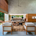 Casa de Silva / ICONCAST - Interior Photography, Living Room, Table, Chair