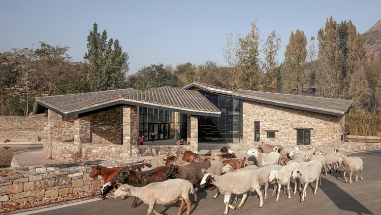 Sala de Concerto Art Granary em Dengxiangu / VDA - Fotografia de Exterior