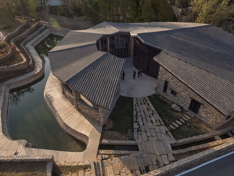 Sala de Concerto Art Granary em Dengxiangu / VDA - Fotografia de Exterior