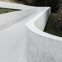 通往圣雅各之路的坡道，朝圣路上的U型混凝土构件 / CREUSeCARRASCO Arquitectos - 建筑图