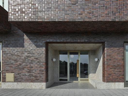 Sud Residential Building / Office Winhov - Exterior Photography, Brick, Door, Facade