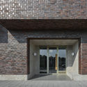 Edifício Residencial SUD / Office Winhov - Fotografía exterior, Residencial, Puerta, Fachada