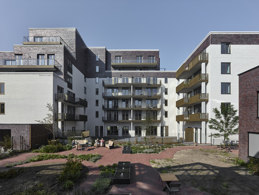 Sud Residential Building / Office Winhov - Exterior Photography