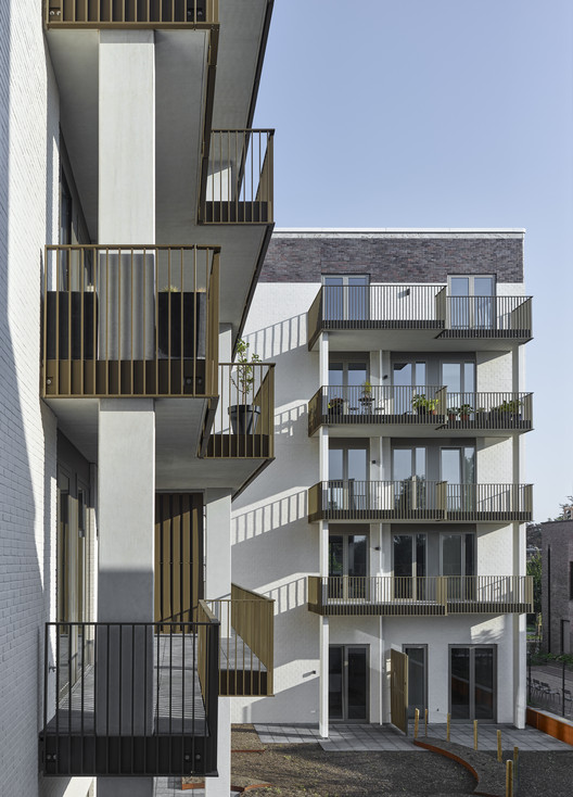 Sud Residential Building / Office Winhov - Exterior Photography