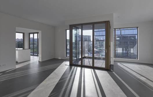 Sud Residential Building / Office Winhov - Interior Photography, Door