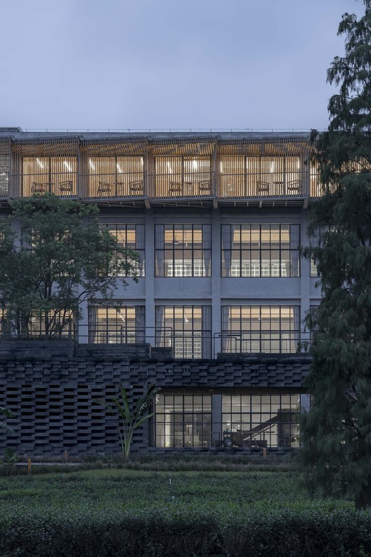 (Re)forming Duichuan Tea Yards / O-office Architects (Re)forming Duichuan Tea Yards / O-office Architects - Exterior Photography, Facade