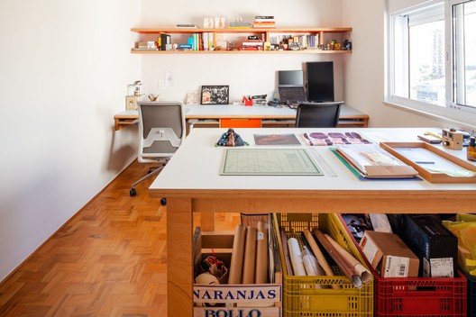 Topázio Apartment / Sabiá Arquitetos - Interior Photography, Shelving