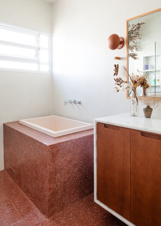 Topázio Apartment / Sabiá Arquitetos - Interior Photography, Bathroom, Bathtub