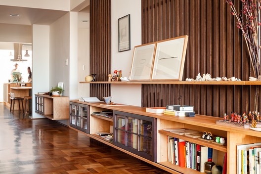 Topázio Apartment / Sabiá Arquitetos - Interior Photography, Closet, Shelving