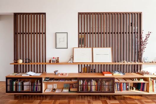 Topázio Apartment / Sabiá Arquitetos - Interior Photography, Closet, Shelving