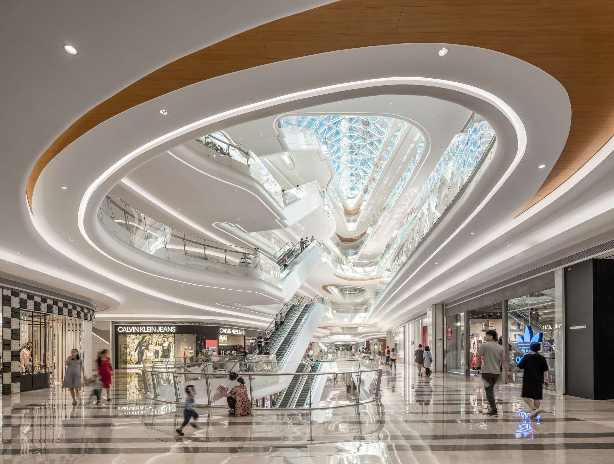 画廊 拒绝公式化，LLA的‘城市商业空间营造’｜ArchDaily 深耕辑 Laguarda.Low Architects - 11