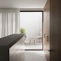 Casa modular La Eliana / TRAZIA.ARQUITECTURA - Fotografía interior, Mesas, Sillas