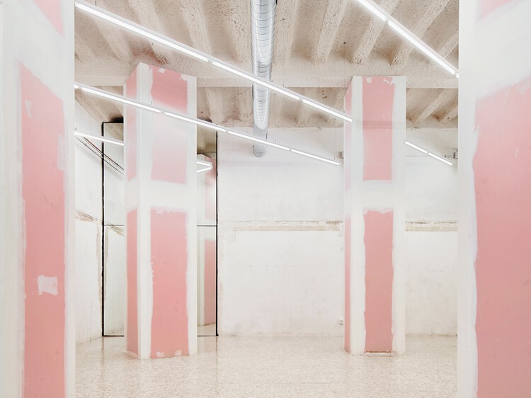 Galería de arte en Barcelona / MAIO - Más Imágenes