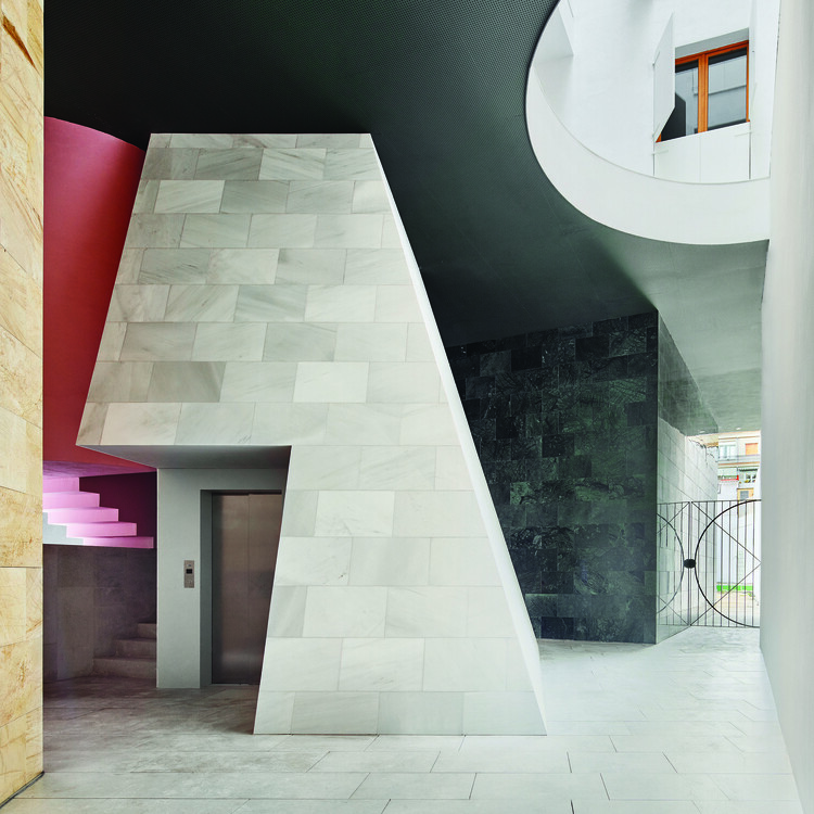 Edificio de viviendas 110 Habitaciones / MAIO - Más Imágenes