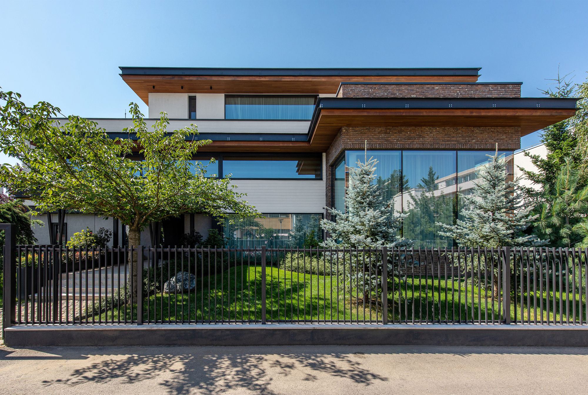 House uhd photo ong. House of m. House uhd photo ong. House of m. House of m.
