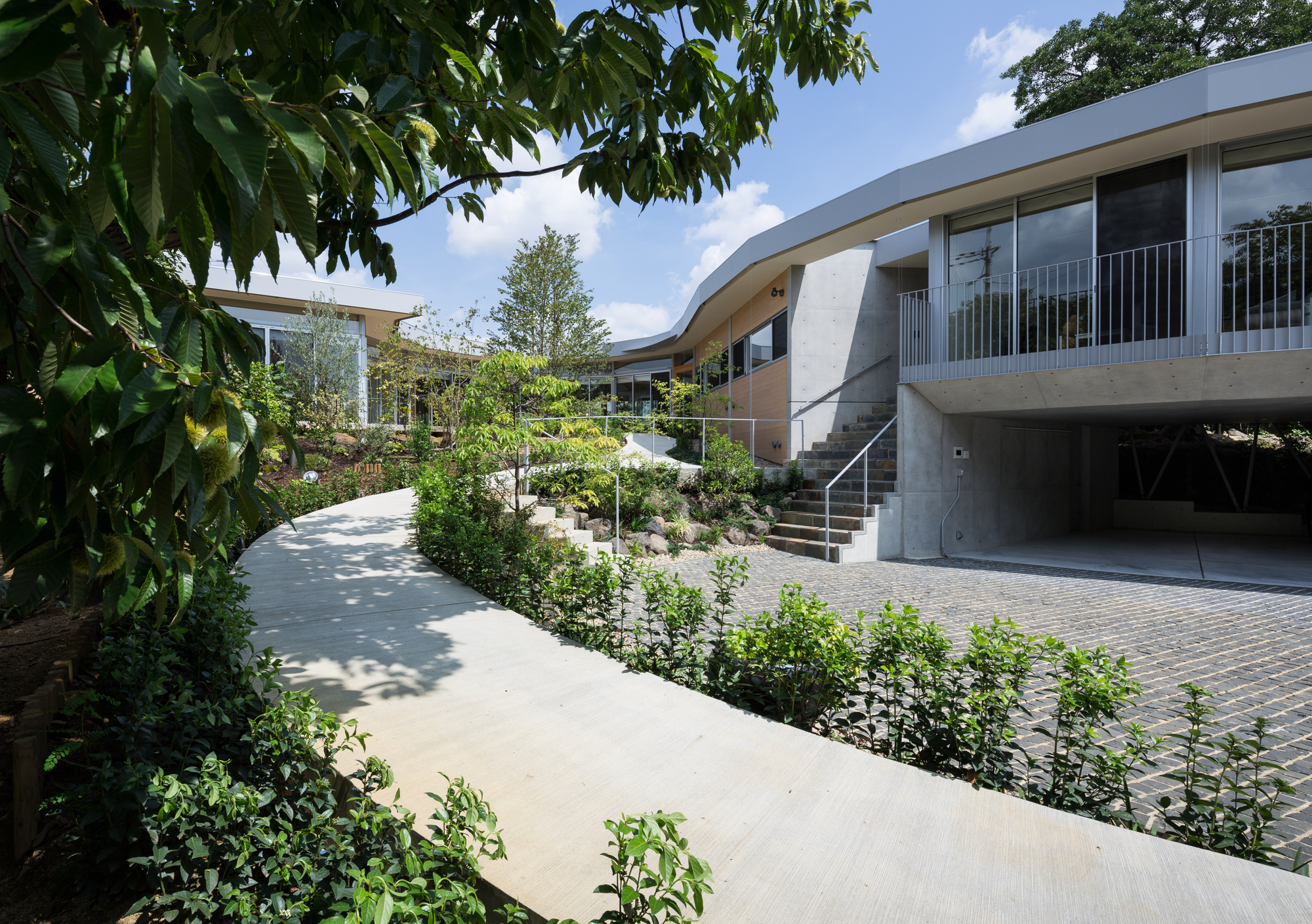 曲线'无限'住宅/ 森下建筑研究所| ArchDaily